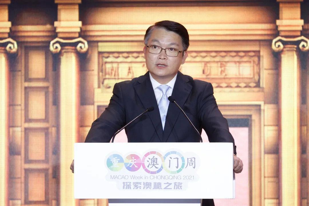 2025新澳门正版挂牌,探索未来之门，澳门正版挂牌的新篇章（2025展望）